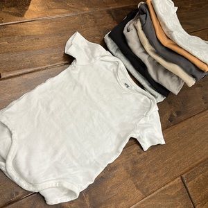 H&M Organic Cotton Short Sleeve Onesies (8) Size 2T